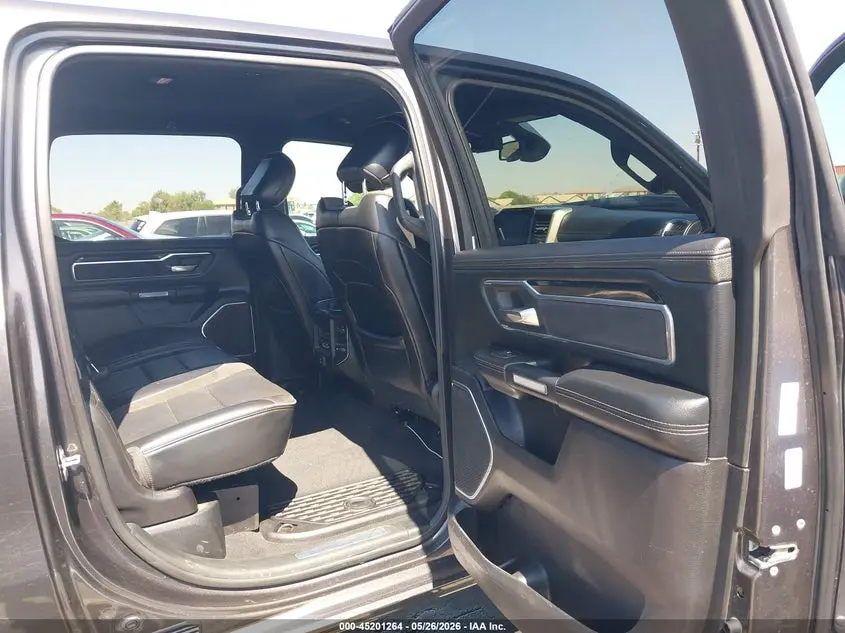 2019 RAM 1500 LARAMIE  4X4 5'7 BOX