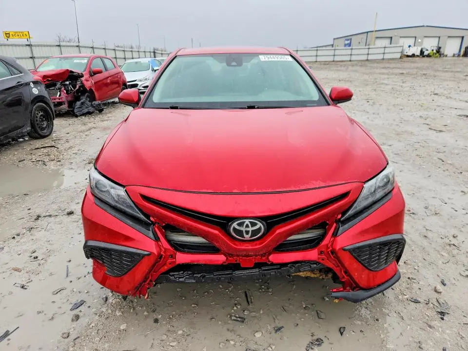 2021 TOYOTA CAMRY SE  