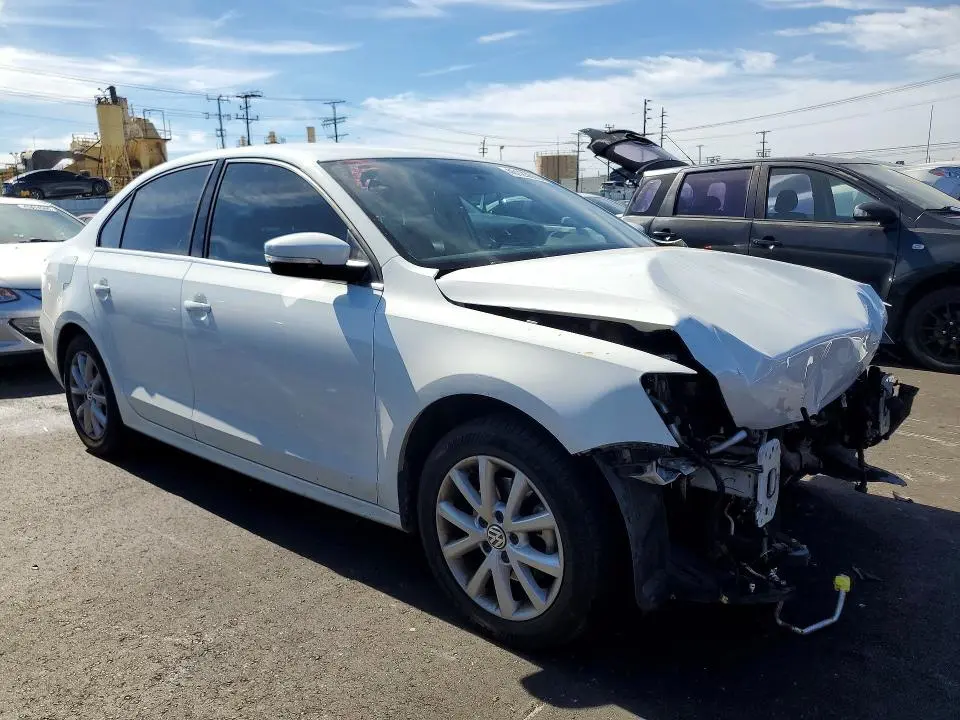 2014 VOLKSWAGEN JETTA SE  