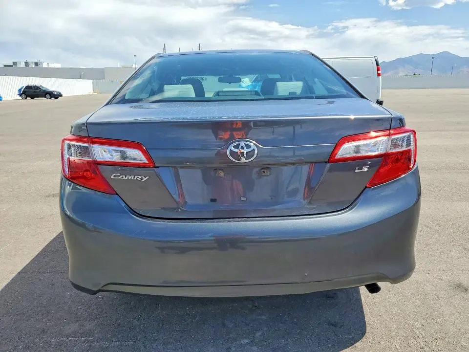 2013 TOYOTA CAMRY LE  