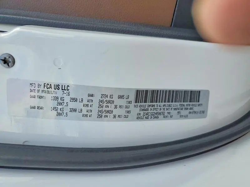 2017 CHRYSLER PACIFICA LIMITED  