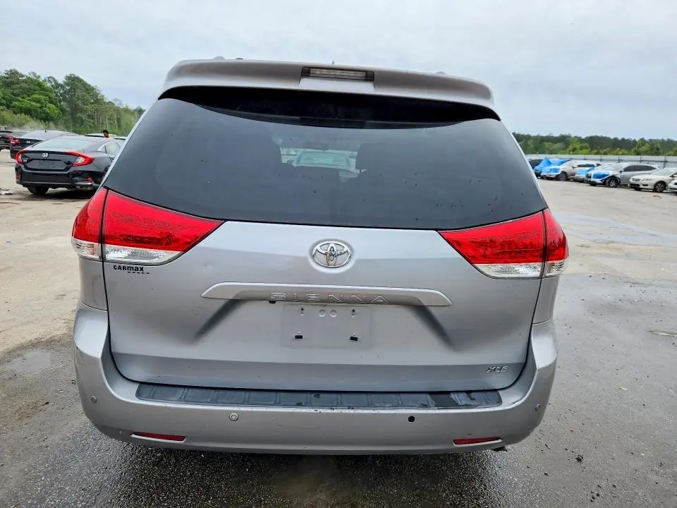 2011 TOYOTA SIENNA XLE 8-PASSENGER  