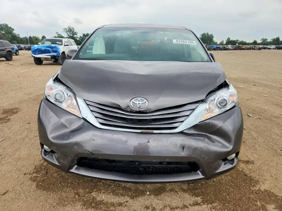 2015 TOYOTA SIENNA XLE PREMIUM 8-PASSENGER  