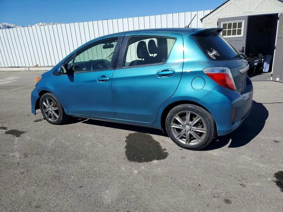2012 TOYOTA YARIS 5-DOOR SE  