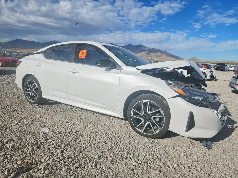 2024 NISSAN SENTRA SR  