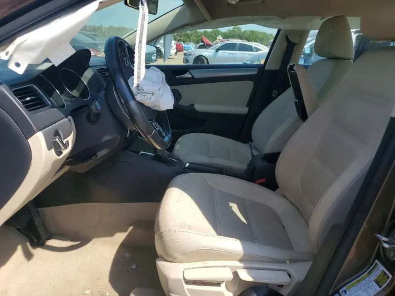 2015 VOLKSWAGEN JETTA SE  