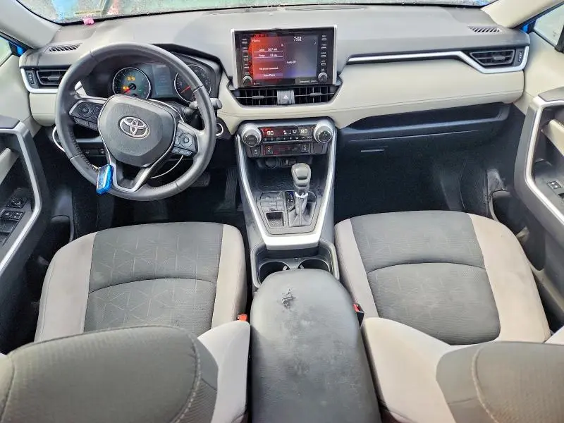 2019 TOYOTA RAV4 XLE  