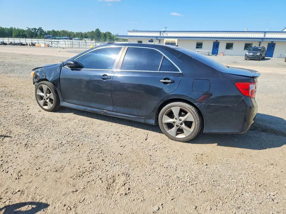 2012 TOYOTA CAMRY SE V6  