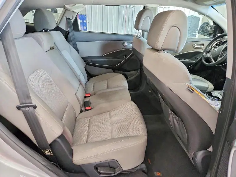 2017 HYUNDAI SANTA FE SE  