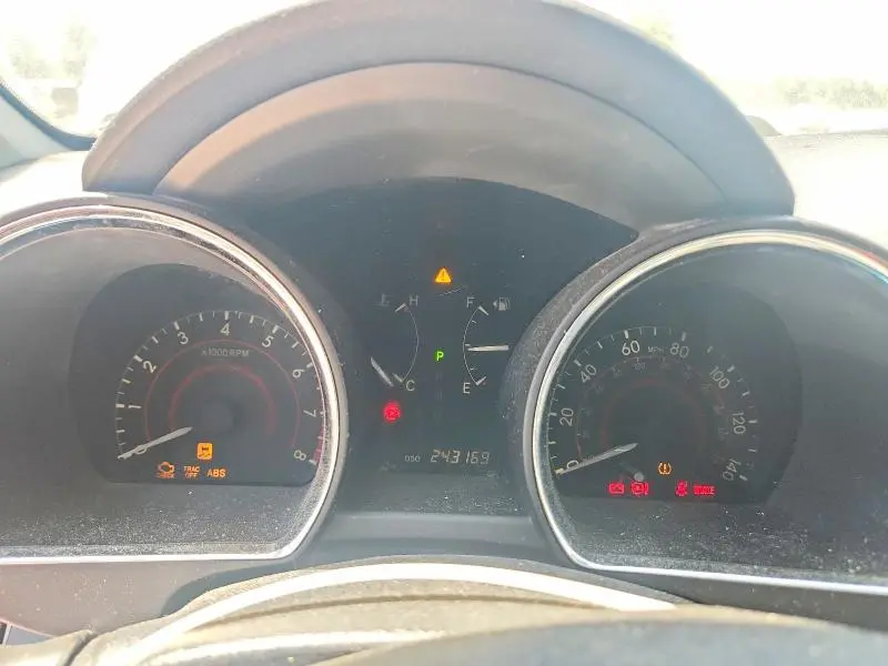 2012 TOYOTA HIGHLANDER SE  