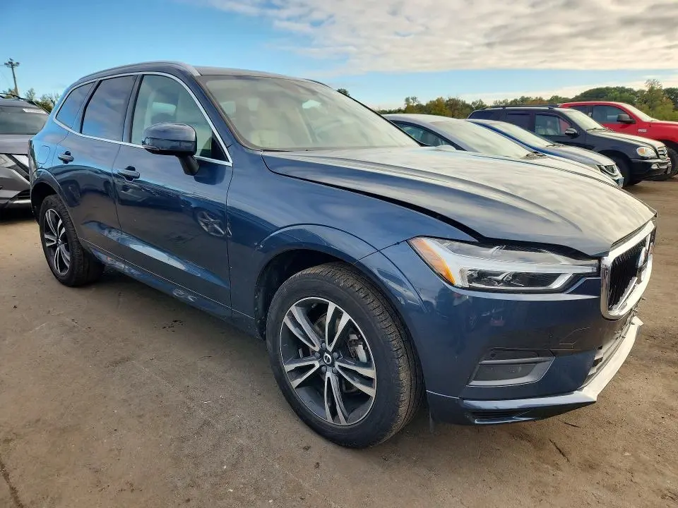 2020 VOLVO XC60 T5 MOMENTUM  