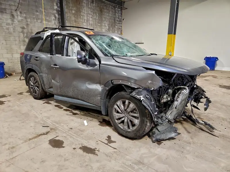 2023 NISSAN PATHFINDER SV  