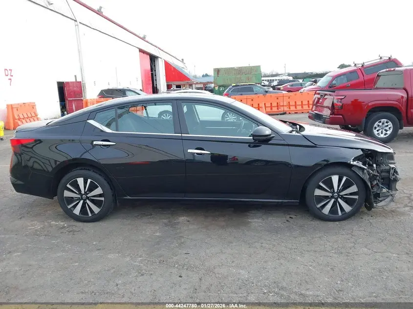 2022 NISSAN ALTIMA SV FWD