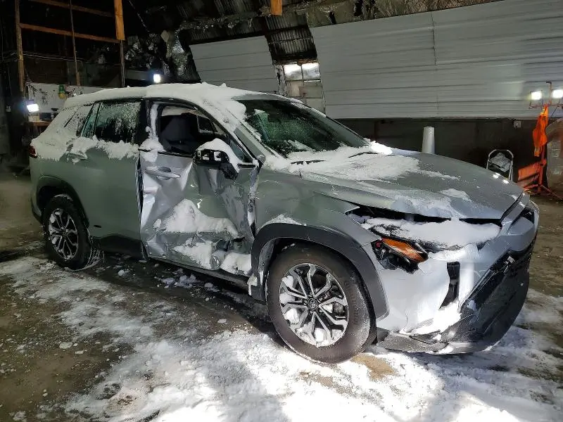 2024 TOYOTA COROLLA CROSS SE  