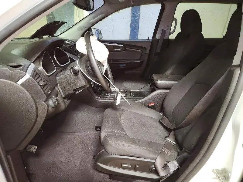 2011 CHEVROLET TRAVERSE LT  