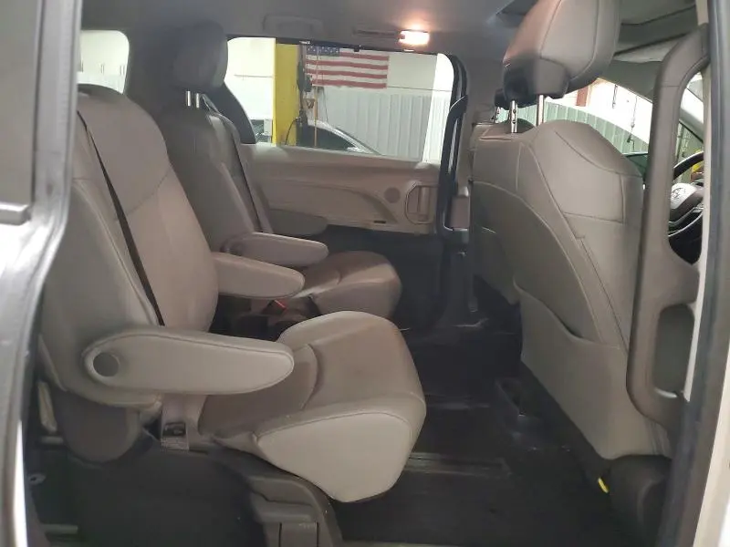 2024 TOYOTA SIENNA XLE 7-PASSENGER  