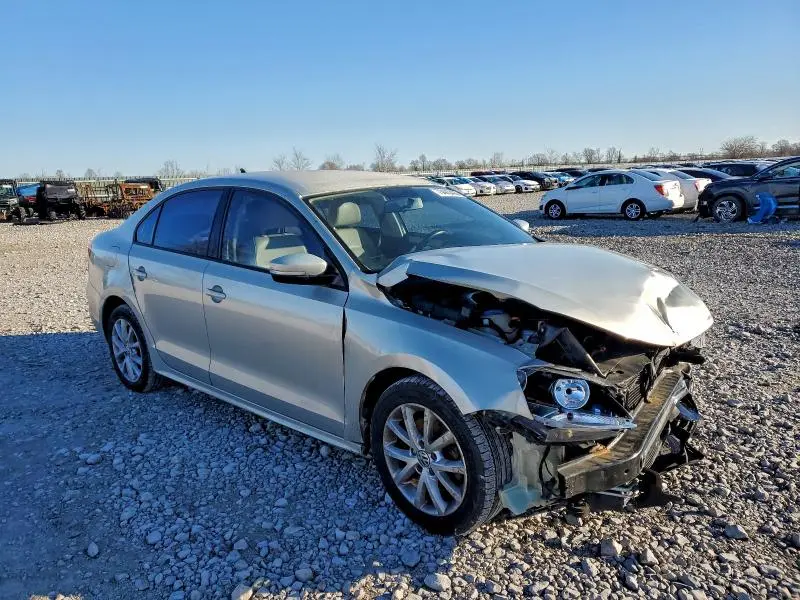 2012 VOLKSWAGEN JETTA SE  