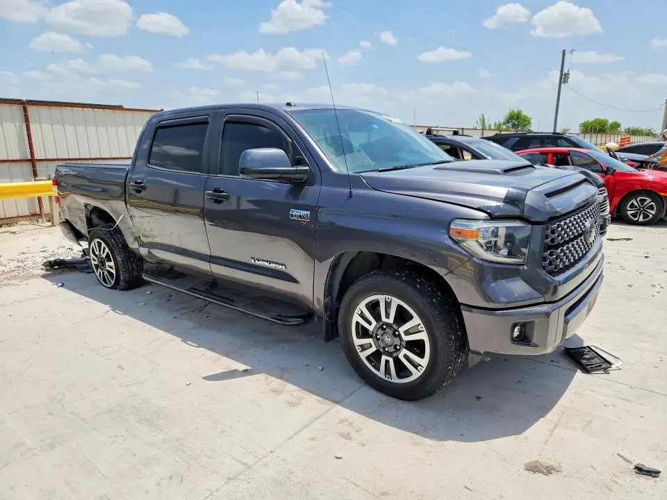 2018 TOYOTA TUNDRA CREWMAX SR5  