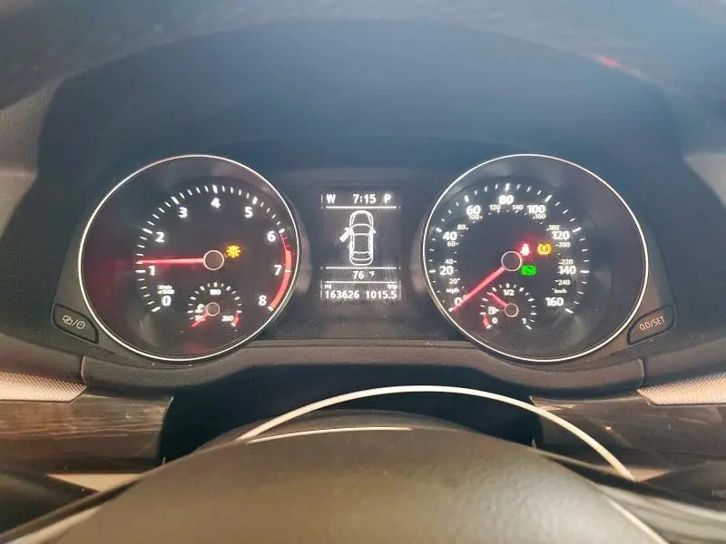 2016 VOLKSWAGEN PASSAT SE  
