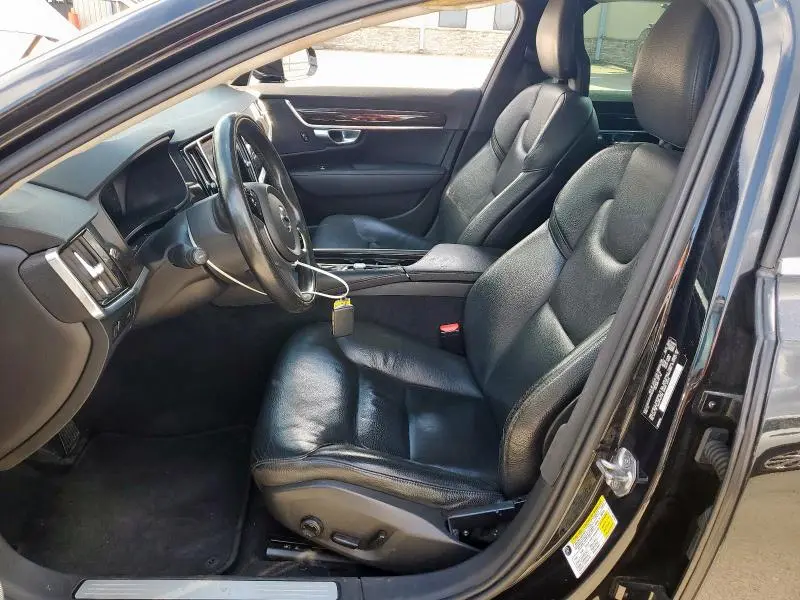 2018 VOLVO S90 T5 MOMENTUM  