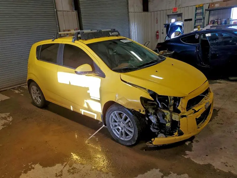 2016 CHEVROLET SONIC LT  