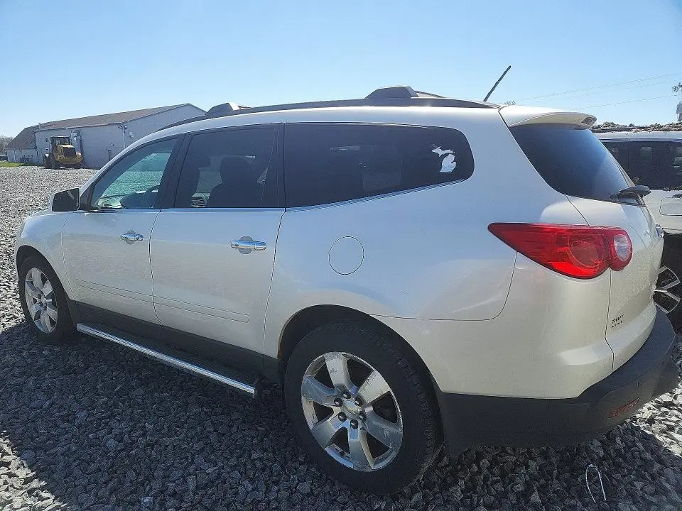 2011 CHEVROLET TRAVERSE LT  