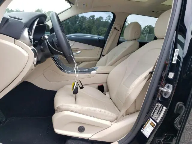2022 MERCEDES-BENZ GLC 300  