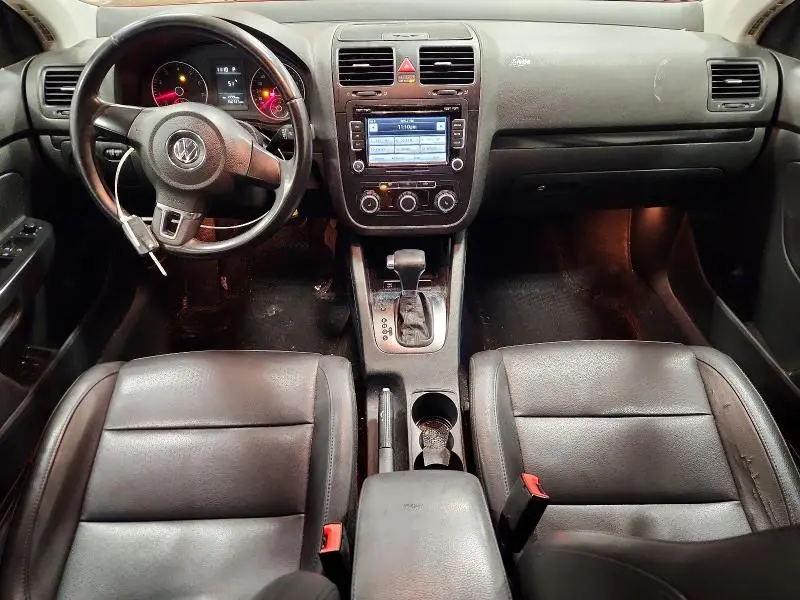 2010 VOLKSWAGEN JETTA SE  