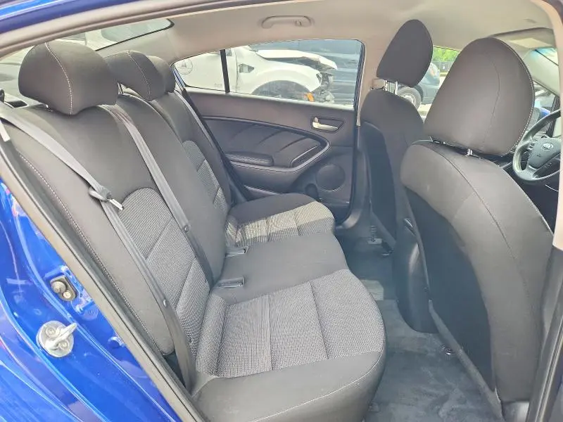 2017 KIA FORTE LX  