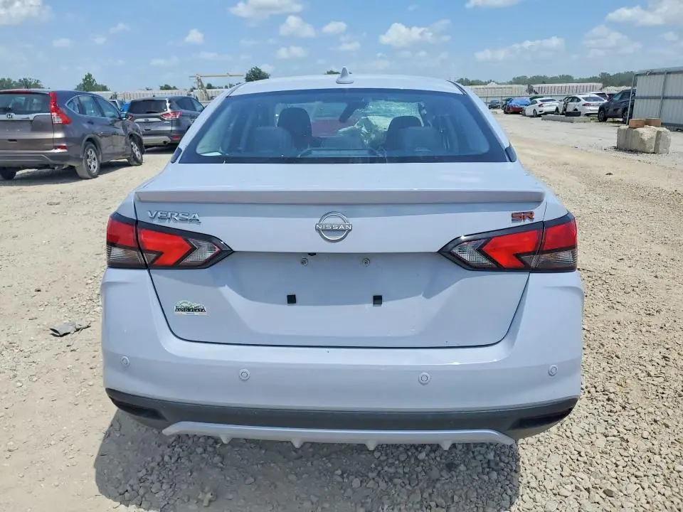 2024 NISSAN VERSA SR  