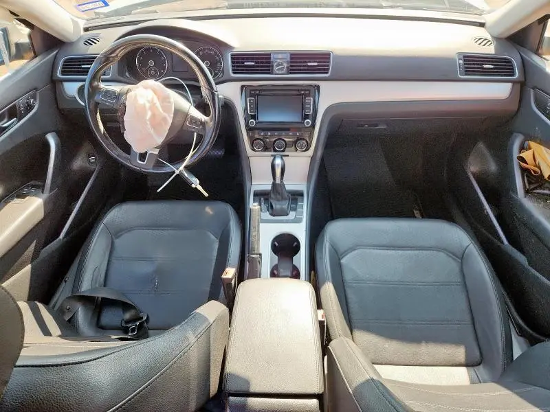 2013 VOLKSWAGEN PASSAT SE  