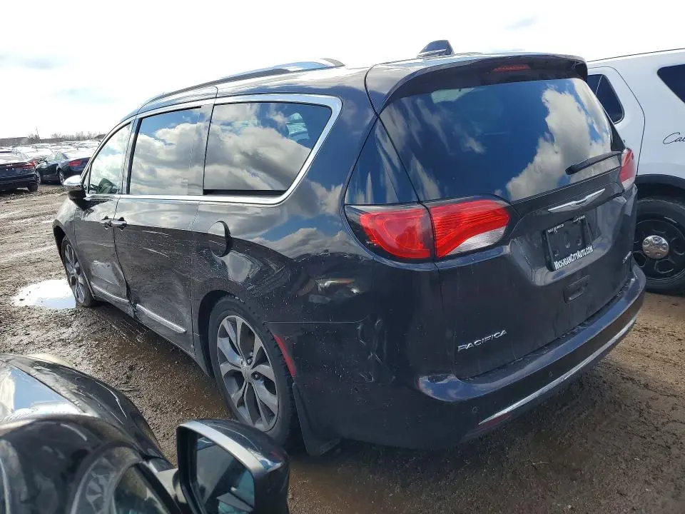 2017 CHRYSLER PACIFICA LIMITED  