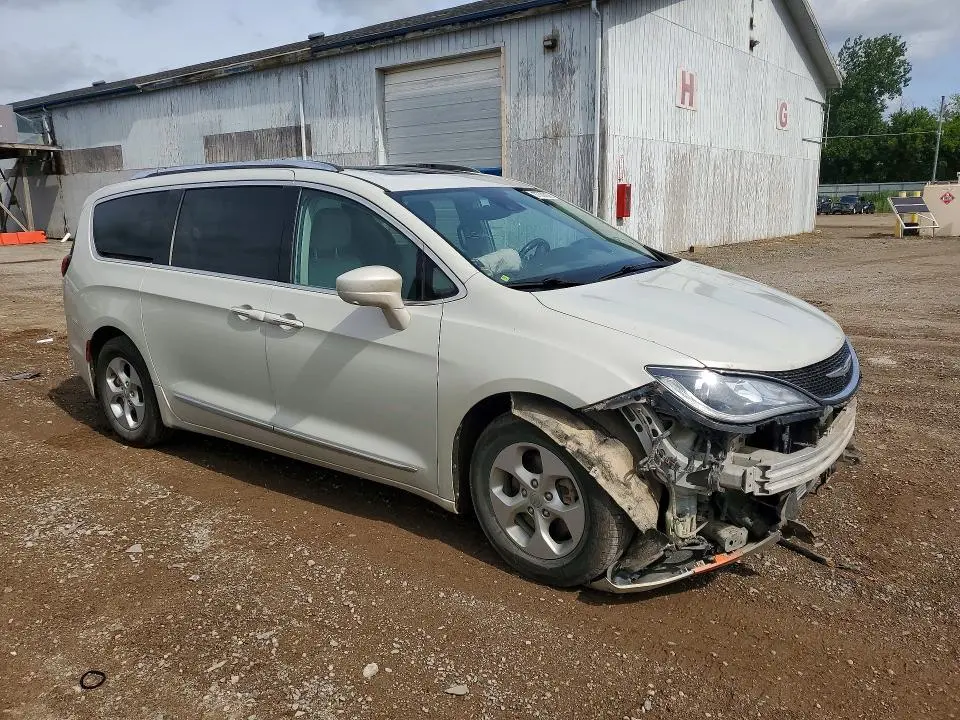 2017 CHRYSLER PACIFICA TOURING L PLUS  