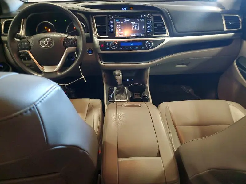 2016 TOYOTA HIGHLANDER XLE  