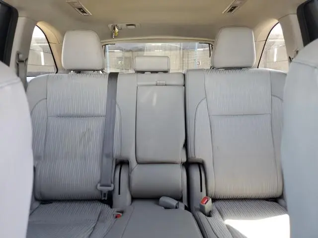 2017 TOYOTA HIGHLANDER LE  