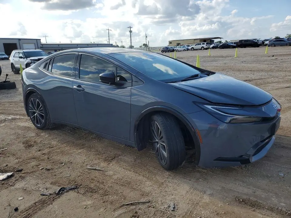 2023 TOYOTA PRIUS XLE  