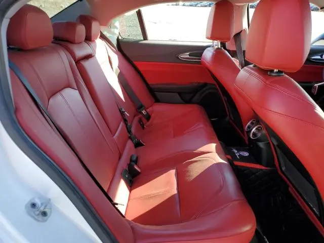 2017 ALFA ROMEO GIULIA Q4  