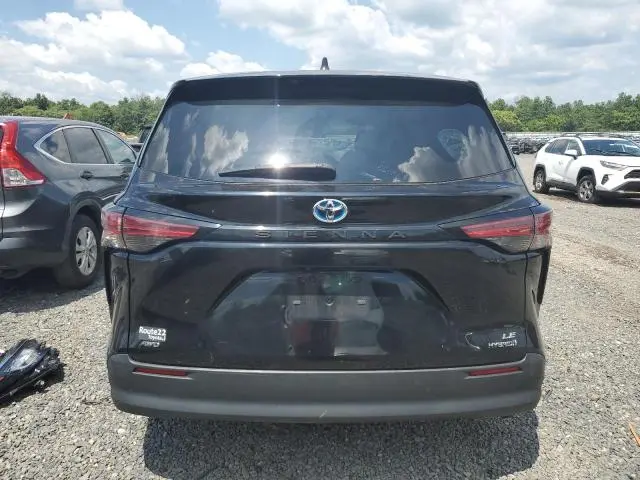 2021 TOYOTA SIENNA LE  
