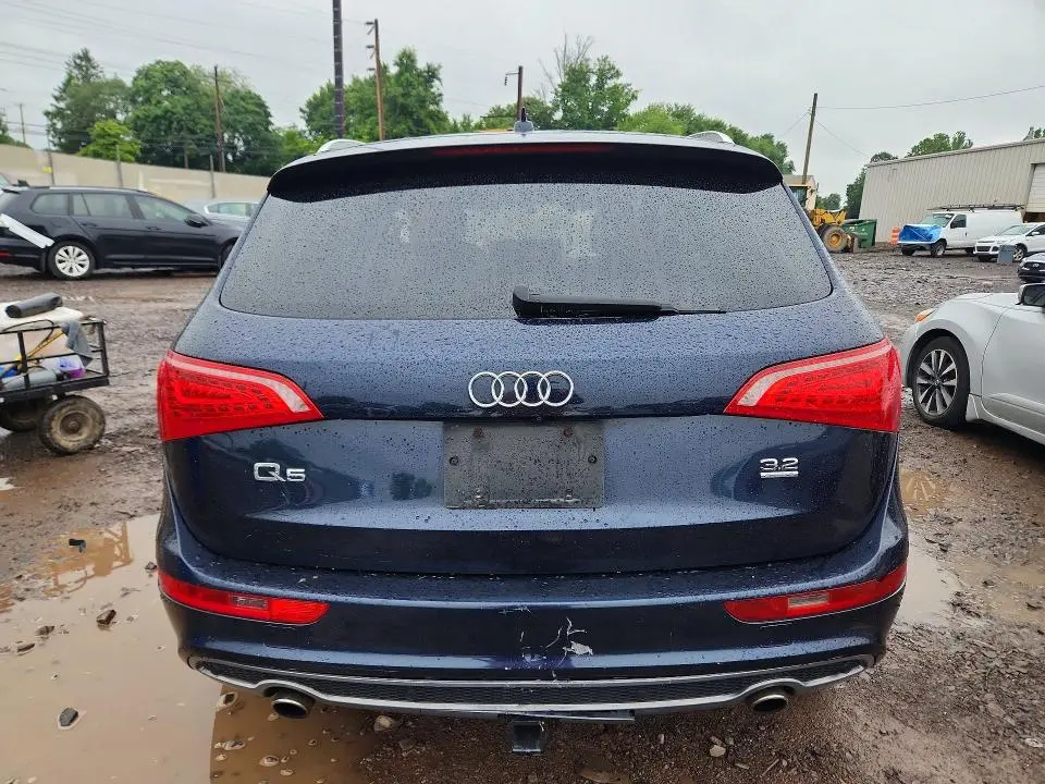 2010 AUDI Q5 PREMIUM PLUS  