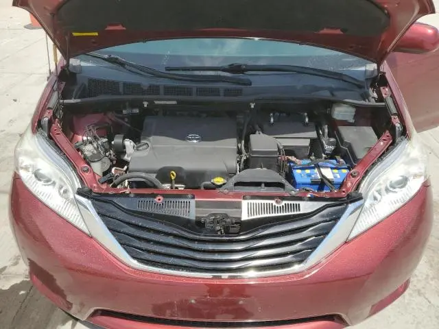 2012 TOYOTA SIENNA LE  