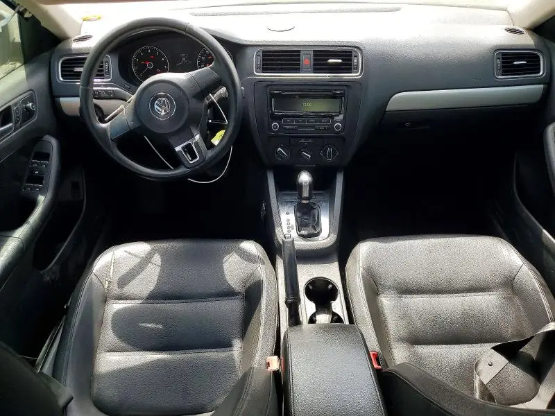 2013 VOLKSWAGEN JETTA SE  
