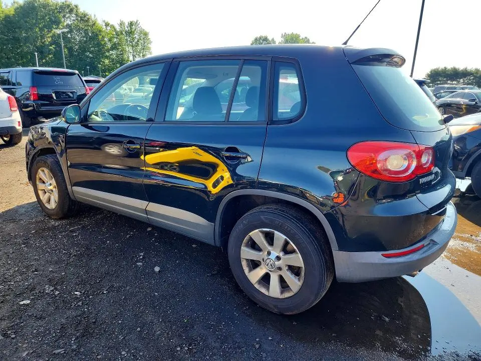 2010 VOLKSWAGEN TIGUAN S  