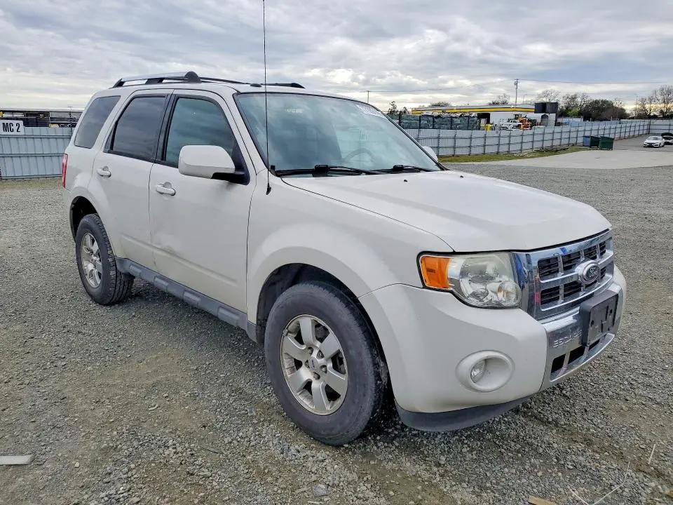 2011 FORD ESCAPE LIMITED  