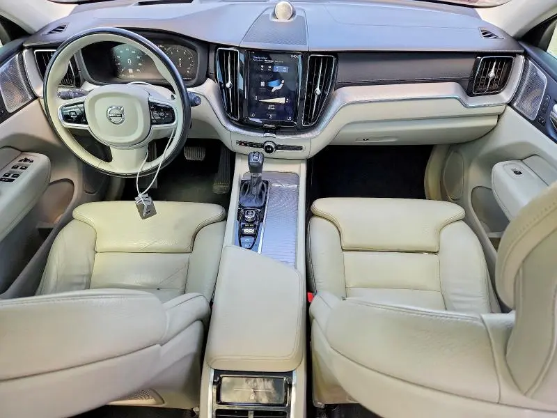 2019 VOLVO XC60 T5 INSCRIPTION  