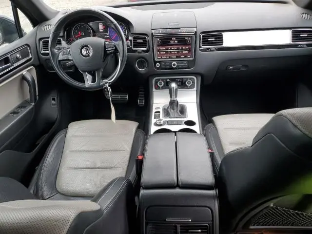 2017 VOLKSWAGEN TOUAREG WOLFSBURG  