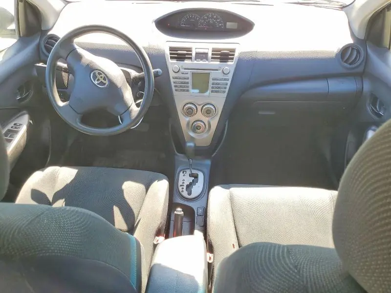 2010 TOYOTA YARIS BASE  