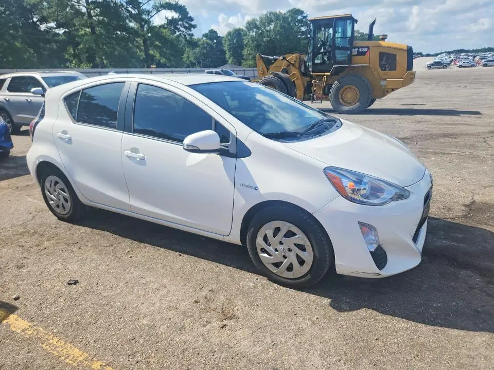 2016 TOYOTA PRIUS C TWO  