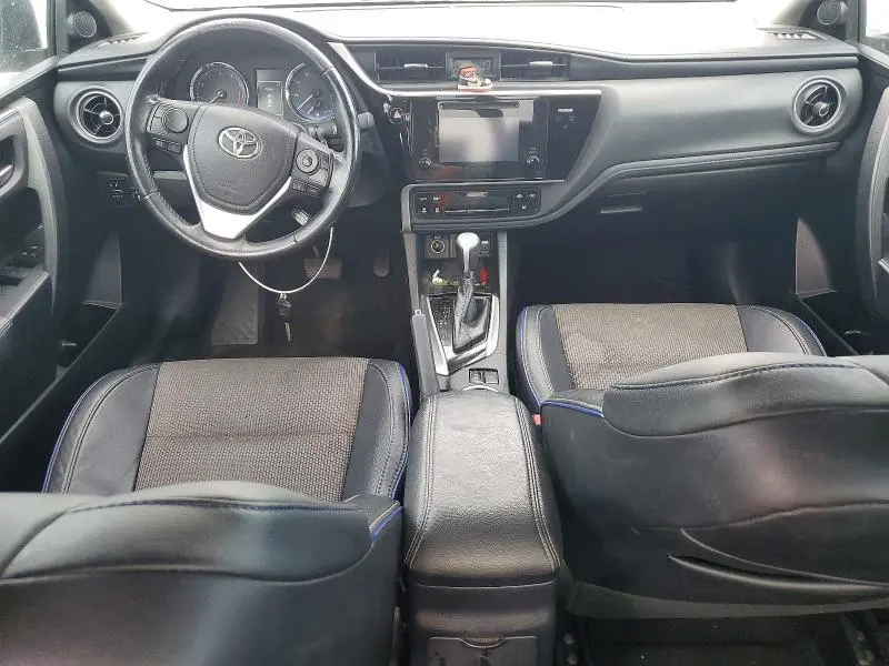 2017 TOYOTA COROLLA SE  