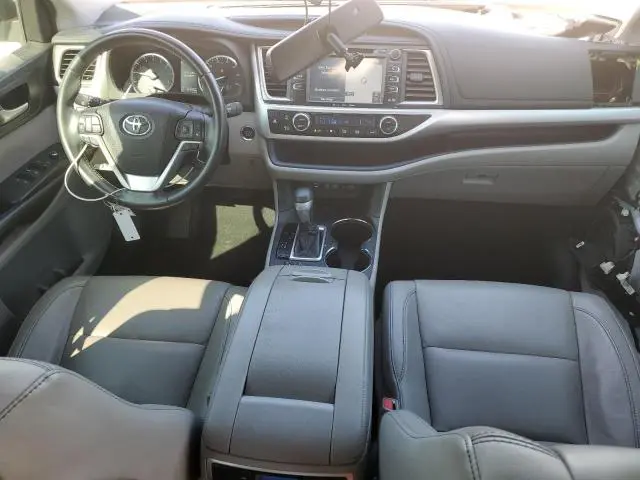 2018 TOYOTA HIGHLANDER SE  
