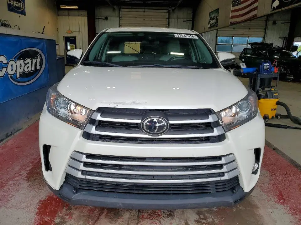 2019 TOYOTA HIGHLANDER LE PLUS  
